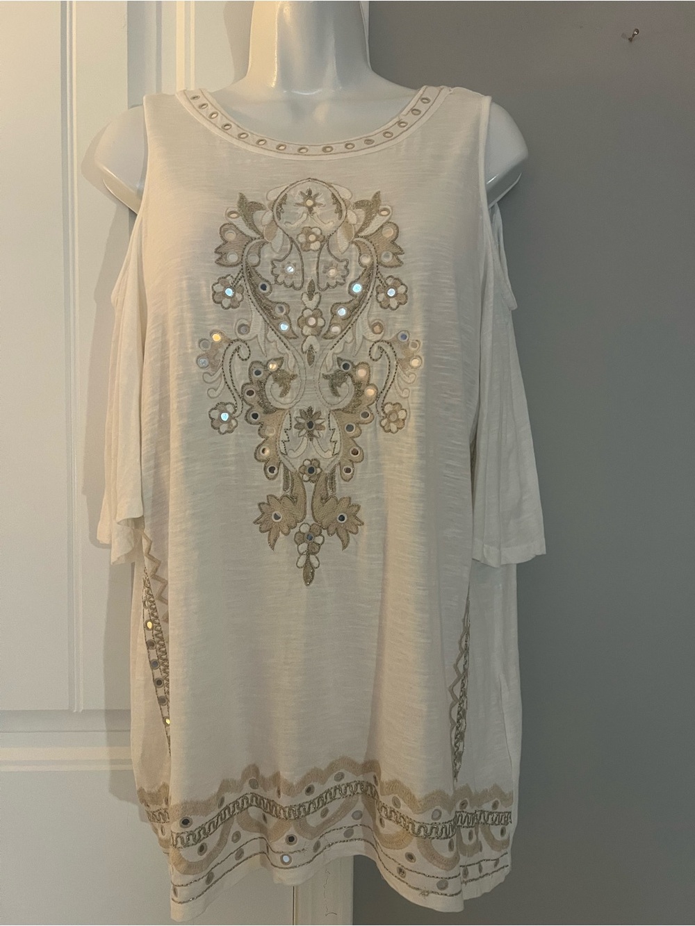 CHICOS EMBELLISHED OPEN SHOULDER TUNIC TOP